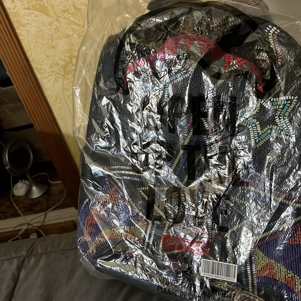 New with Tags Sprayground Ai SandFlower Collab - Picture 4 of 4